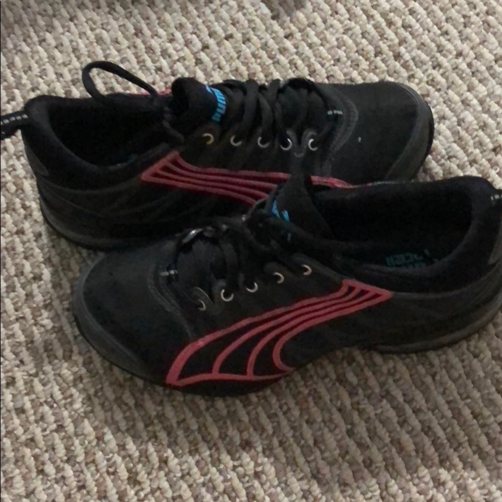 Puma tennis shoes